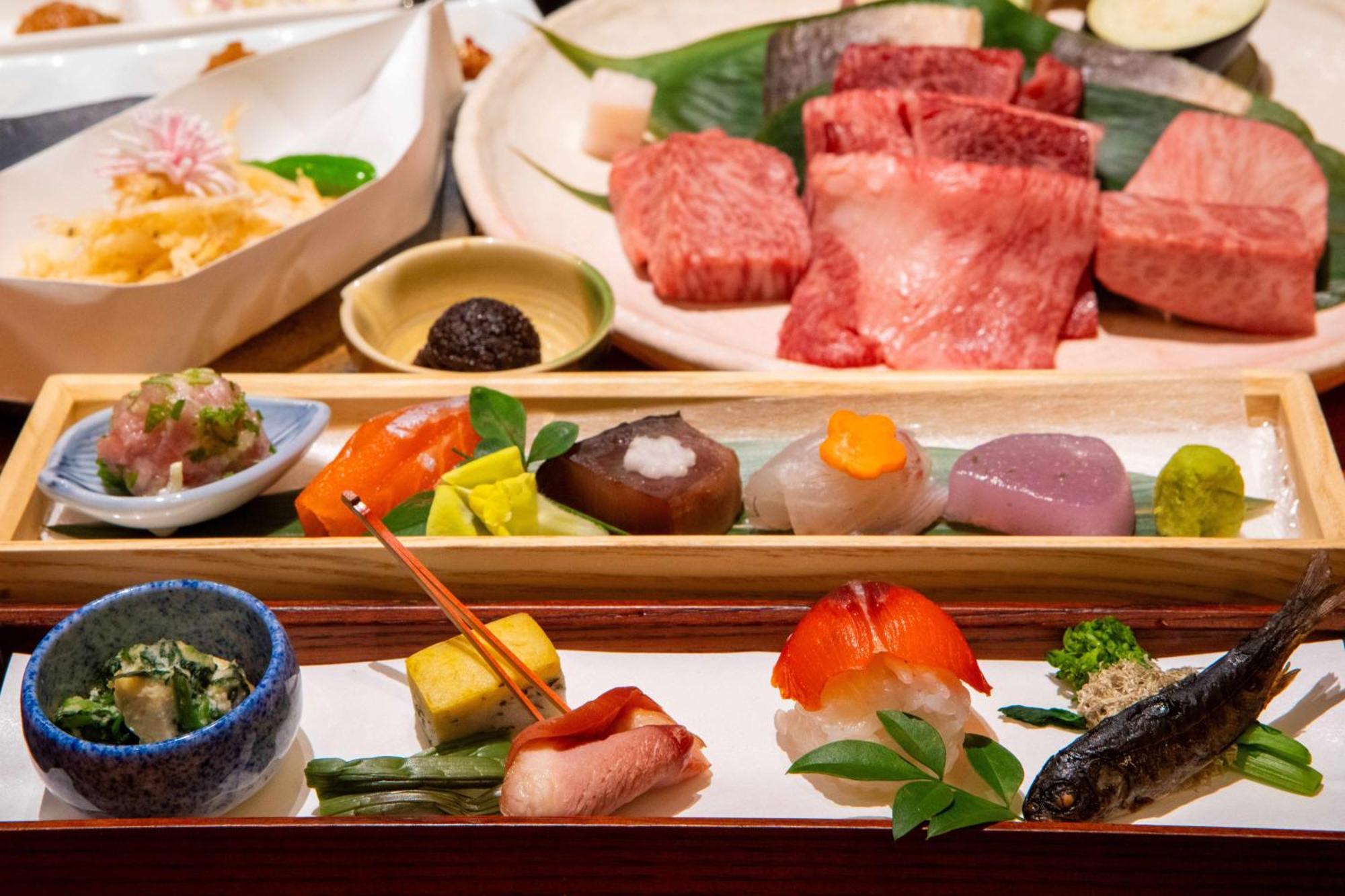 Miyama Ouan Kyoritsu Resort Takajama Kültér fotó A selection of Japanese dishes
