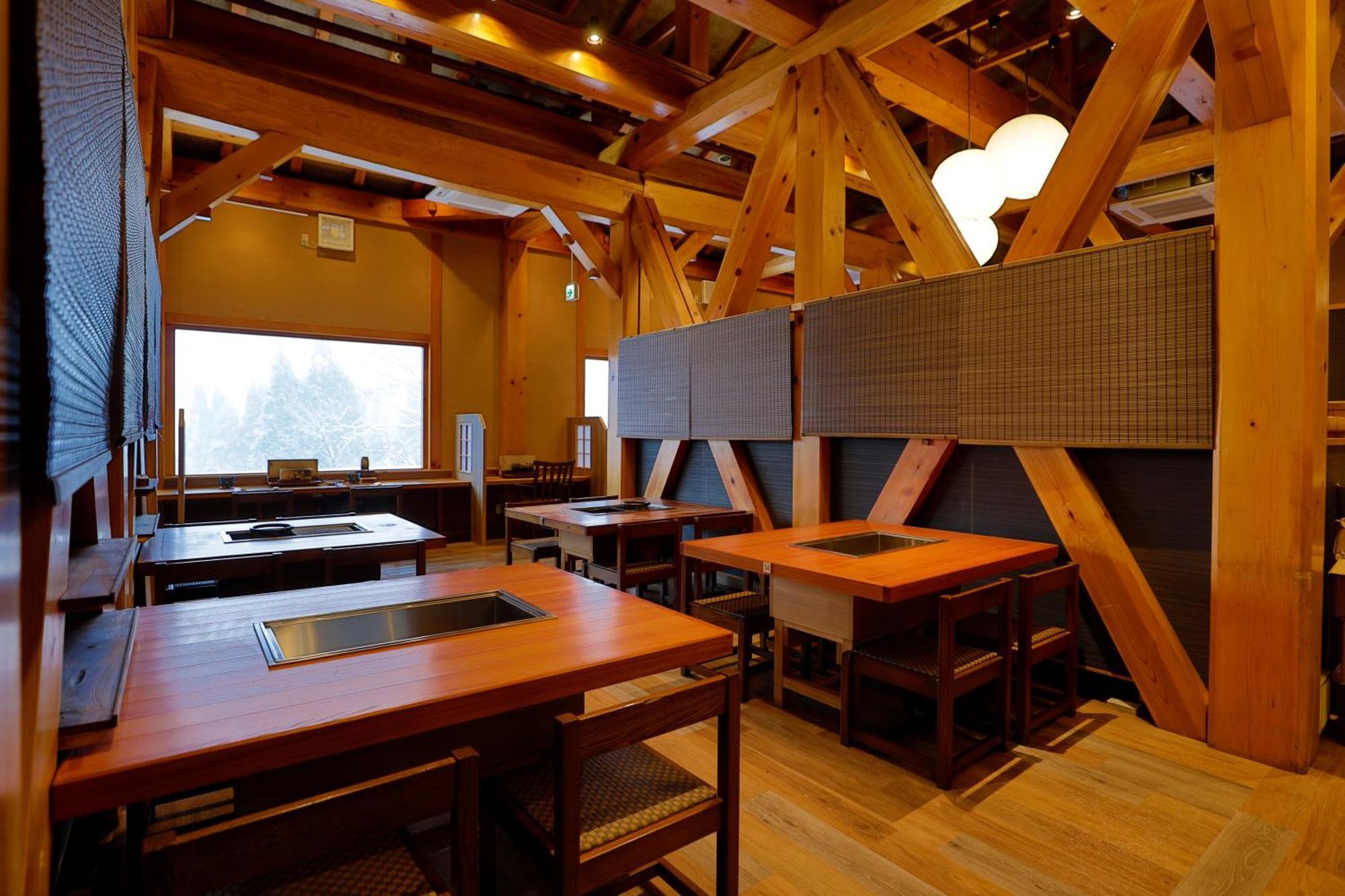 Miyama Ouan Kyoritsu Resort Takajama Kültér fotó Interior of a restaurant in Japan