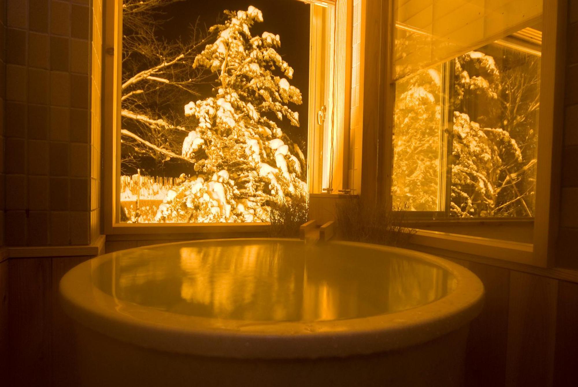 Miyama Ouan Kyoritsu Resort Takajama Kültér fotó A private onsen