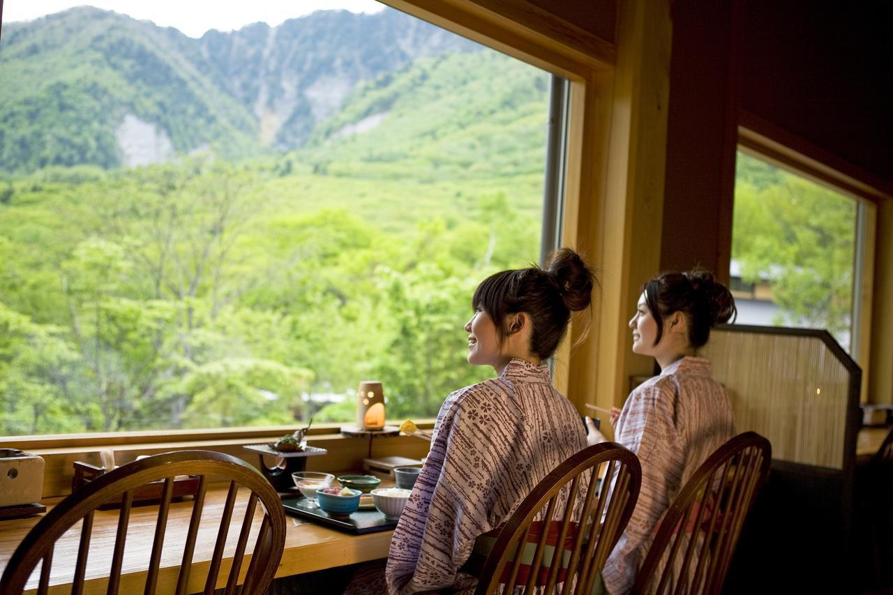 Miyama Ouan Kyoritsu Resort Takajama Kültér fotó A view of Mount Yōtei from a restaurant in Niseko