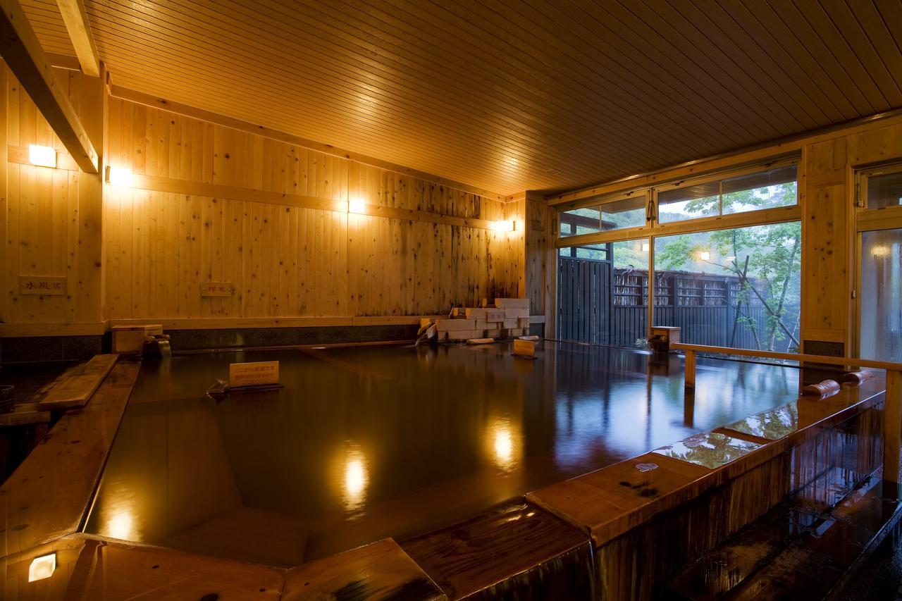 Miyama Ouan Kyoritsu Resort Takajama Kültér fotó A traditional onsen