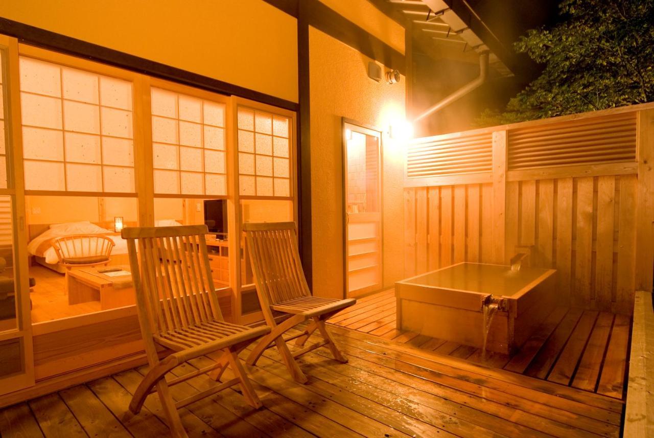 Miyama Ouan Kyoritsu Resort Takajama Kültér fotó A private onsen