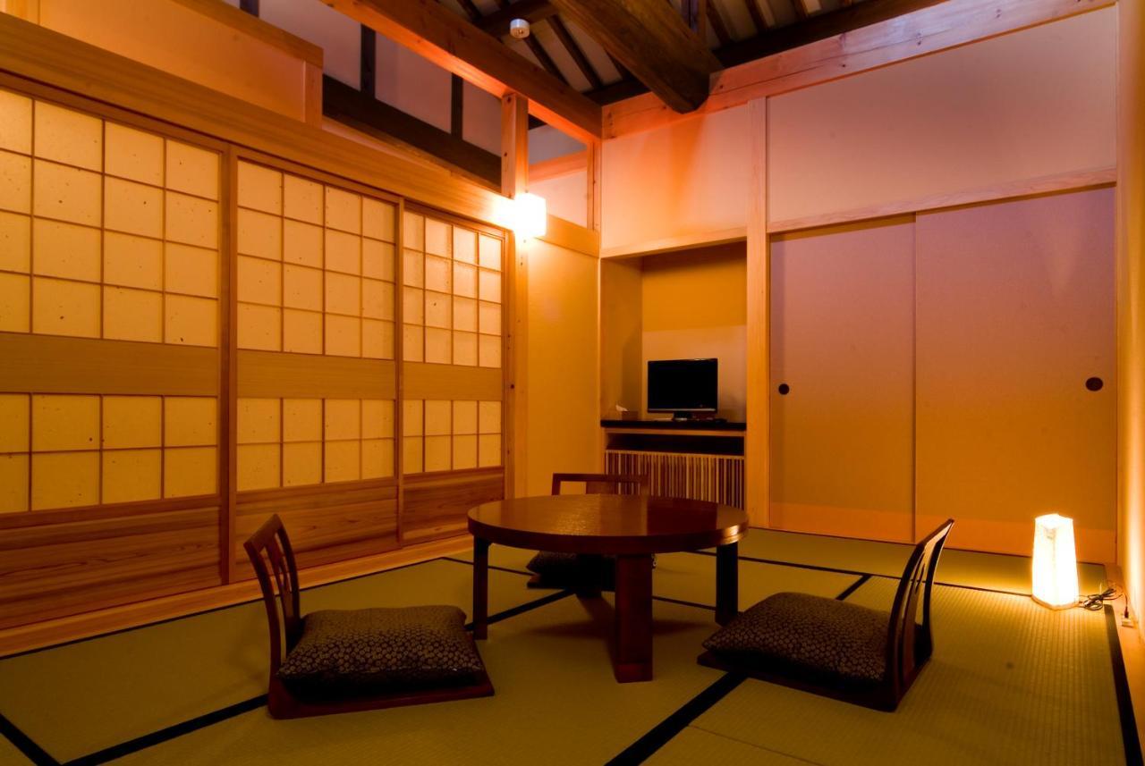 Miyama Ouan Kyoritsu Resort Takajama Kültér fotó A traditional Japanese room