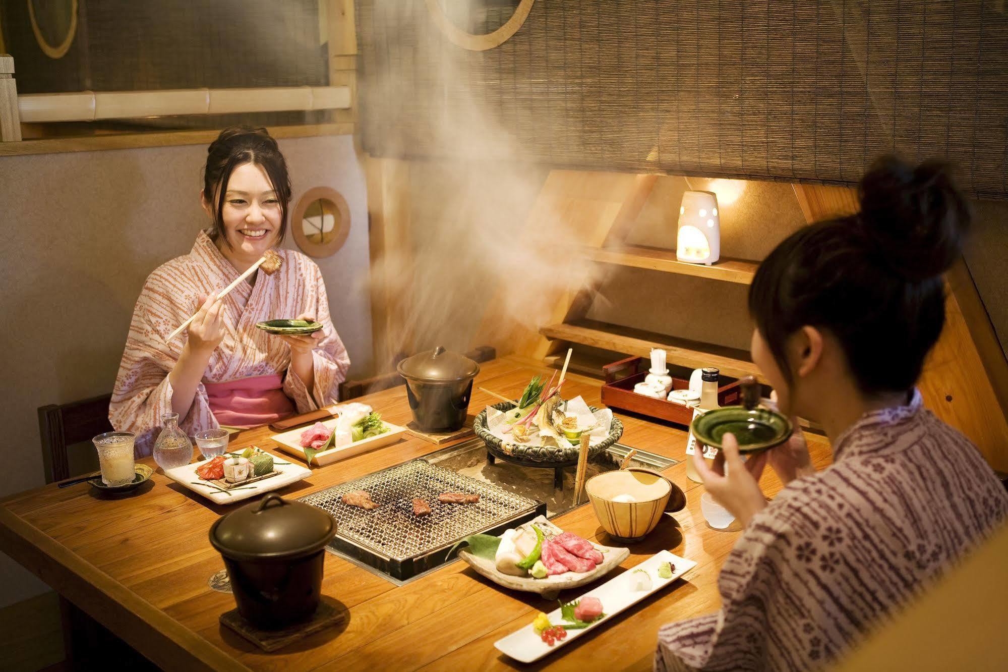 Miyama Ouan Kyoritsu Resort Takajama Kültér fotó A Japanese meal